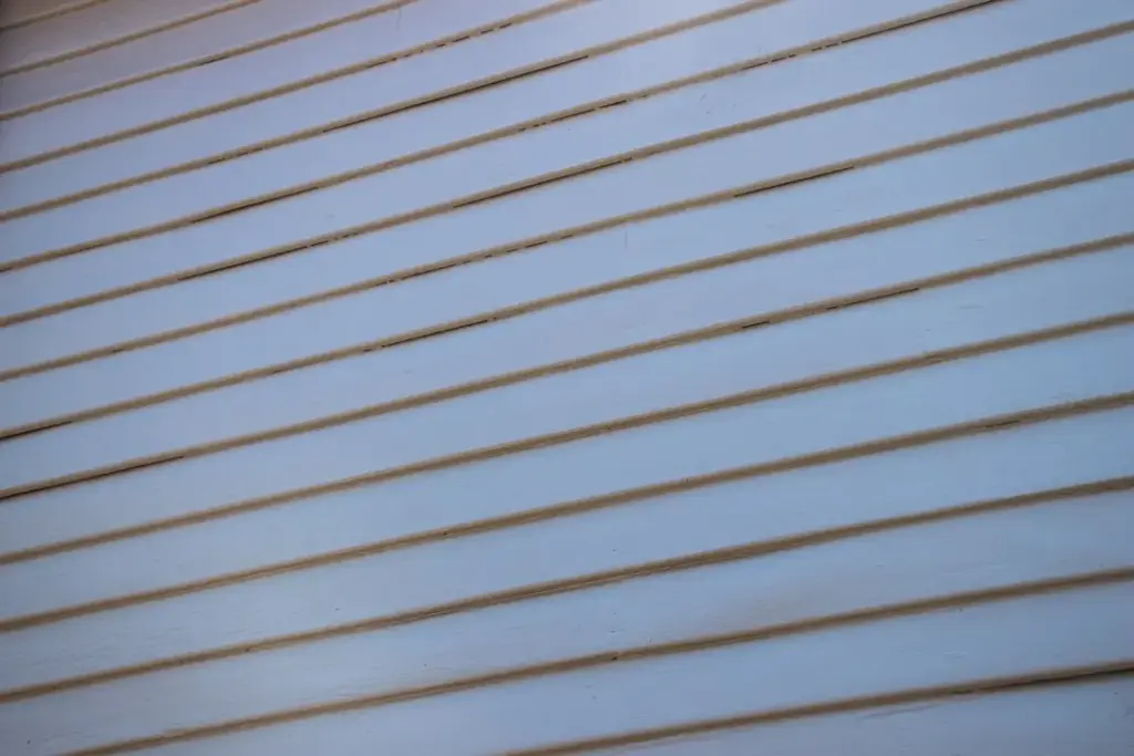 How Much Does Vinyl Siding Repair Cost for a Single Panel? How Much Does Vinyl Siding Repair Cost for a Single Panel? DIY vs Professional Repair: Cost Comparison Table